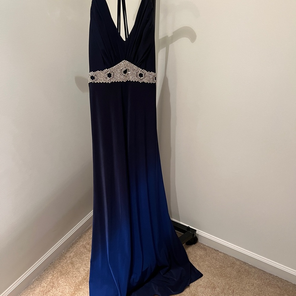 Elegant Navy Blue Evening Gown